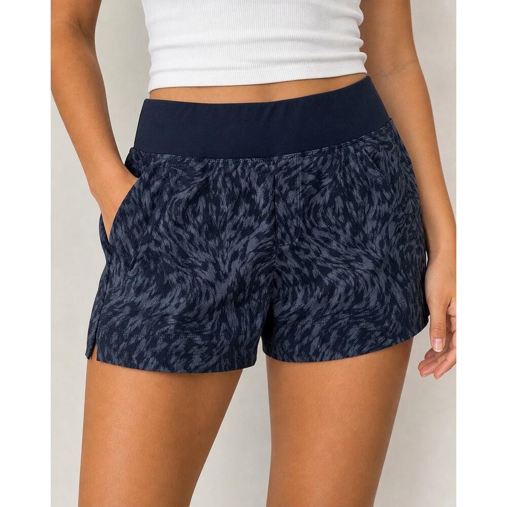 Athleta Trekkie North Printed Shorts Blue Animal Print Womens Size 6